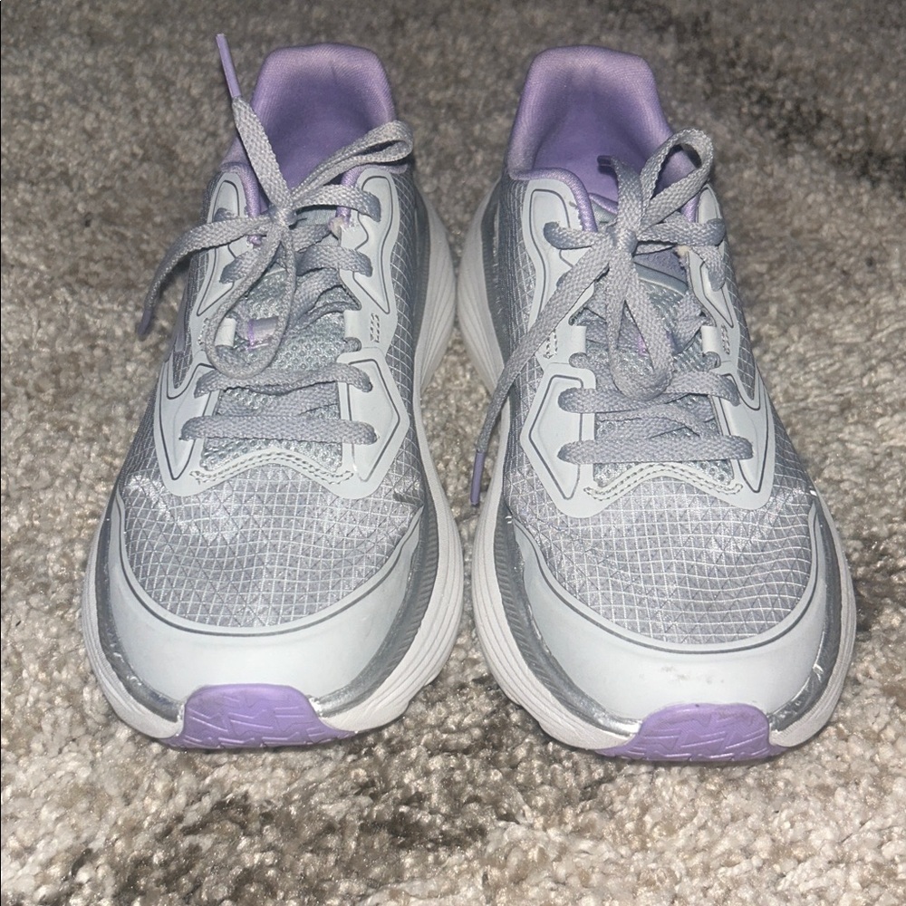 Skechers WOMENS MAX CUSHION ENDEAVOUR RUNNING SHOE size 6.5, lavender & gray - Picture 6 of 9